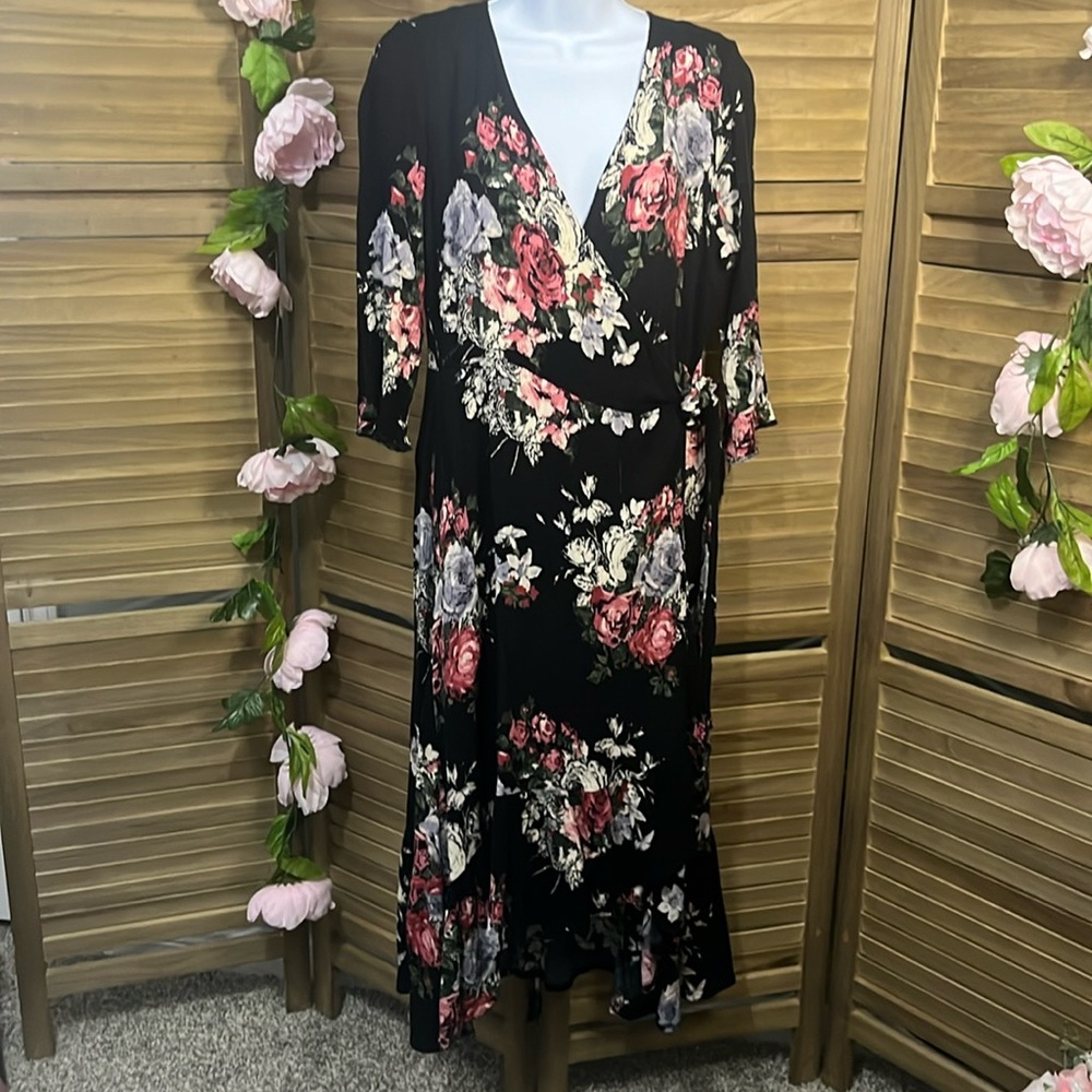 Easel Medium Asymmetrical wrap dress